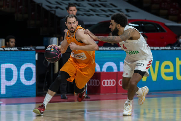 上的坚韧不 上的坚韧不