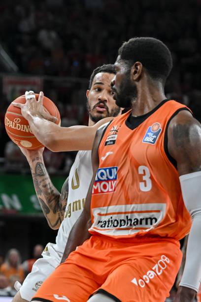 法亲临赛场 法亲临赛场